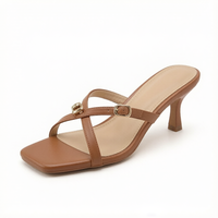 Haute qualité mignon bout carré marron cuir Pu deux sangles noires chaton talon talons bas sandales chaussures pour femmes
