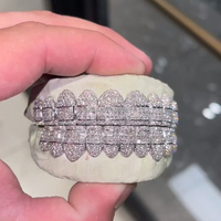 Grillz en Argent S925 et Or avec Diamant Moissanite, Sertissage Invisible en Nid d'Abeille, Coupe Princesse Impeccable, Diamant Rond, Personnalisé en Usine