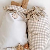 Sac cadeau de Noël en toile à carreaux avec cordon de serrage, sac du Père Noël réutilisable, pochette cadeau de Noël pour la décoration de la maison familiale