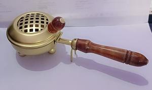 Quemador de Incienso de Latón Puro con Diseño Nuevo, con Mango de Madera, Pieza Única, Quemador de Incienso con Tapa, Diseño de Corte de Estrella, Color Dorado - Product Image 2