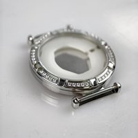 Boîtier en acier inoxydable 316L chic et sophistiqué avec 40 pierres CZ, 36x43 mm, étanche 3 ATM, compatible avec mouvement de taille 6x8.