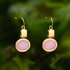 Boucles d'oreilles pendantes tendance en acier inoxydable 316L plaqué or PVD avec pierre ovale rose, durables et résistantes - Product Image 3