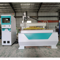 4 * 8ft Cnc Router Machine à bois 3 axes 1325 Atc Cnc Wood Router for Mdf Cutting Wooden Furniture Design