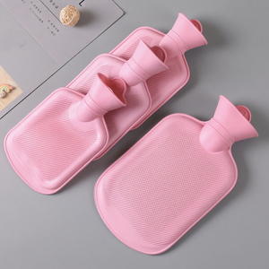 Bolsas para botellas <span class=keywords><strong>de</strong></span> <span class=keywords><strong>agua</strong></span> <span class=keywords><strong>caliente</strong></span> <span class=keywords><strong>de</strong></span> caucho natural al por mayor con aberturas ampliadas para calentar las manos, bolsas <span class=keywords><strong>de</strong></span> <span class=keywords><strong>agua</strong></span> <span class=keywords><strong>caliente</strong></span> - Product Image 2