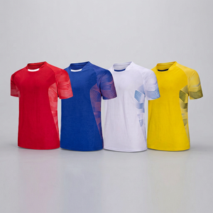 Maillot de football à manches courtes pour homme, col rond, polyester respirant, imprimé rayé, coupe athlétique, vêtements de sport toutes saisons - Product Image 1