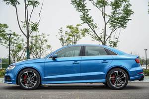 <span class=keywords><strong>Audi</strong></span> A3 2018 Usado en Venta, Edición 30 Aniversario Limusina 35 TFSI Fashion, Vehículo de 5 Plazas, Caja de Cambios Automática, Volante a la Izquierda - Product Image 3