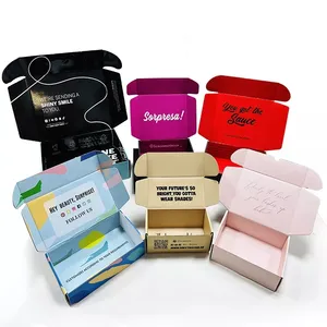 500pcs 사용자 정의 로고 인쇄 화이트 블랙 골판지 골판지 우편물 배송 상자 선물 종이 상자 포장