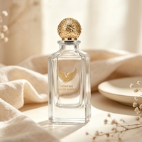 Flacon de parfum carré en verre transparent personnalisé avec logo, 50 ml, 85 ml, flacon de parfum vide avec pulvérisateur à pompe, étiquette privée