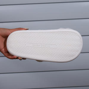 Nouvelles pantoufles unies 2025 à bout fermé, confortables et chaudes en peluche pour femme – Prix de gros – Collection été - Product Image 4