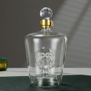 <span class=keywords><strong>Bouteille</strong></span> à vin en verre avec design <span class=keywords><strong>de</strong></span> crâne intégré, capacité <span class=keywords><strong>de</strong></span> 901 à 1000 ml, style minimaliste moderne, artisanat créatif, <span class=keywords><strong>bouteille</strong></span> à <span class=keywords><strong>whisky</strong></span> - Product Image 4