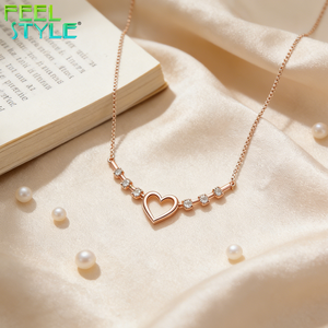 Collier pendentif barre cœur ajouré délicat avec pierre CZ, cadeau d'<span class=keywords><strong>amour</strong></span> personnalisé, en acier inoxydable 316 PVD or rose et argent, avec chaîne maille forçat - Product Image 1