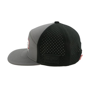 Gorra Trucker Personalizada de 6 Paneles, de Goma PVC, con Logotipo Impermeable, Corte Láser, Perforada, con Visera Curva y Cierre a Presión - Product Image 3