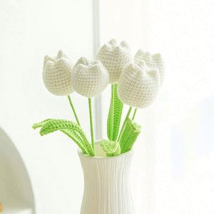 Vente en gros de fleurs au crochet, cadeaux de Noël et de la Saint-Valentin, fleurs artificielles faites à la main, bouquet de tulipes en coton tricoté - Product Image 6
