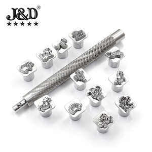 DIY ידני עור הדפסת כלי הבלטות ניקוב כלי 12-חתיכה סט של כוכבים מזלות בעלי חיים וצמחים חותמת - Product Image 1