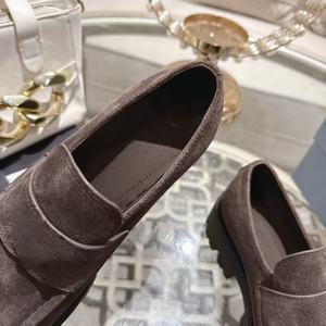 รองเท้าลำลองพื้นหนาแบบตาข่าย สไตล์เรโทรอังกฤษ แบบสวมสบาย ระบายอากาศได้ดี พร้อมพื้นรองรับแรงกระแทก เดินสบาย - Product Image 2