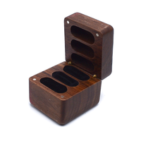 Boîte à bagues personnalisée en bois de noyer avec insert en velours à 6 fentes, emballage de bijoux avec logo personnalisé, vente en gros de boîtes à bagues en bois de noyer