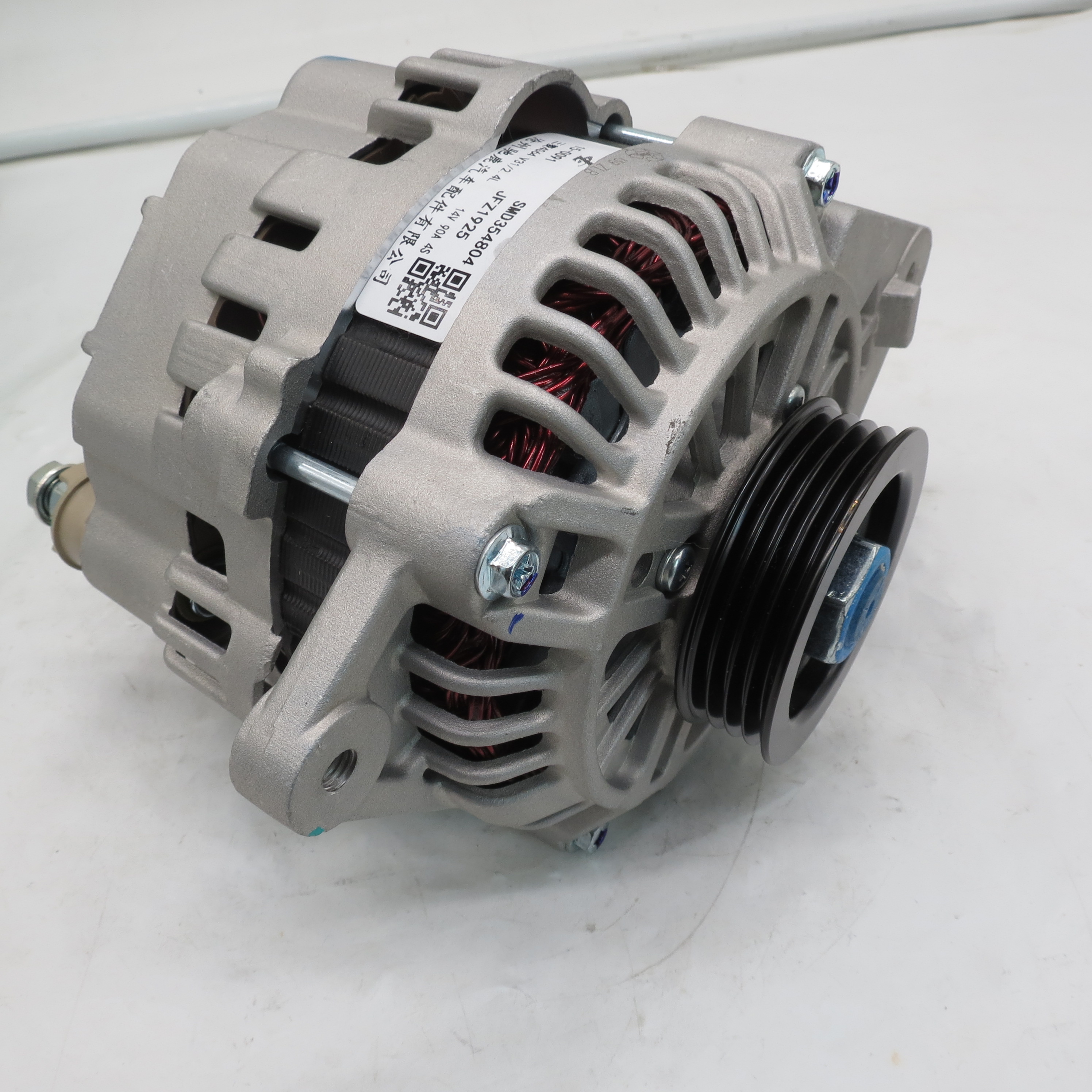 High-quality Alternator SMW252828 SMD354804 JFZ1925 for Trucks