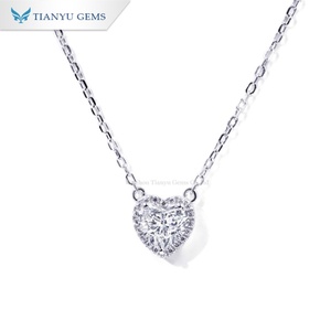 Tianyu Gems Jewelry Collar 18K Chapado en oro Forma de corazón Color blanco Moissanite Collier Colgante Collar de plata - Product Image 3