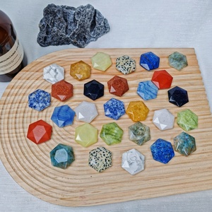 Vendita all'Ingrosso di Pietre Preziose Lucidate, Cristalli Intagliati Manualmente, Intagli di Esagrammi in <span class=keywords><strong>Diaspro</strong></span> <span class=keywords><strong>Rosso</strong></span> per Decorazione - Product Image 3