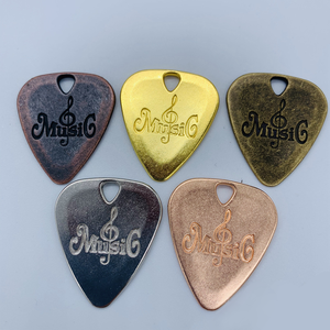 Hoogwaardige op maat gemaakte metalen gitaarplectrums met kleurrijk logo en voor verschillende soorten snaren - Product Image 6