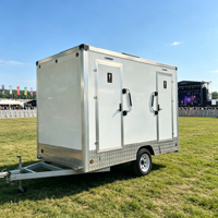 Remorque de toilettes mobiles robuste, sanitaire, à faible entretien, résistante aux intempéries, avec panneaux sandwich, au design moderne et luxueux, personnalisable pour