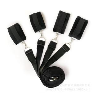 Vente directe d'usine de harnais et de sangles de bondage pour femmes, y compris des jouets BDSM pour les mains et les pieds. - Product Image 2
