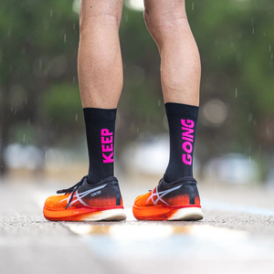 Couleur néon Logo personnalisé Marathon Chaussettes populaires Sports Player <span class=keywords><strong>Trail</strong></span> Chaussettes Ultra Respirant Vente en gros Outdoor Cycling Chaussettes Hommes - Product Image 5