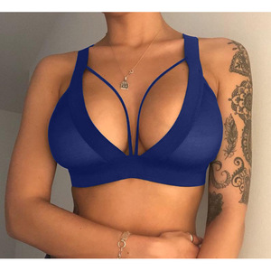Sujetador push-up sexy para mujer con cuello en V profundo y diseño de espalda cruzada en tela de poliéster jersey en colores morado, azul, negro y burdeos. - Product Image 4