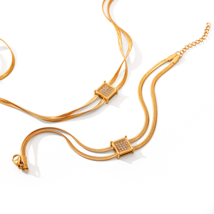 Ensemble de pendentif carré de luxe avec strass Bracelet de collier en acier inoxydable plaqué or 18 carats bijoux assortis personnalisables - Product Image 1