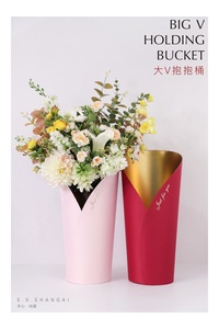 Caja de papel ovalado portátil de lujo para flores, caja de regalo de ramo con cuerda portátil - Product Image 2