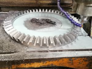 Proveedor de Coronas Dentadas, Corona Dentada Helicoidal de Hierro Fundido OEM para Maquinaria Agrícola - Product Image 5