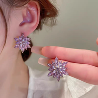 Boucles d'oreilles étoile en cristal, automne/hiver, rétro, luxe léger, design de niche, boucles d'oreilles tendance, polyvalentes, charmes féminins
