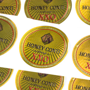 Étiquette personnalisée <span class=keywords><strong>de</strong></span> luxe pour whisky, pelliculage holographique, papier texturé gaufré, autocollant adhésif en rouleau pour l'emballage <span class=keywords><strong>de</strong></span> bouteilles <span class=keywords><strong>d</strong></span>'alcool - Product Image 2