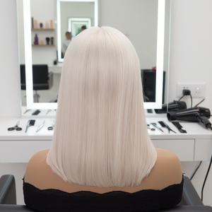 Peluca <span class=keywords><strong>de</strong></span> Cabello Sintético Platino <span class=keywords><strong>de</strong></span> Alta Moda, Peluca <span class=keywords><strong>de</strong></span> Encaje con Nudos Indetectables, Parte Superior <span class=keywords><strong>de</strong></span> Encaje para Peinar y Parte Trasera Tejida para Mayor Comodidad, Peluca Rubia Blanca - Product Image 1