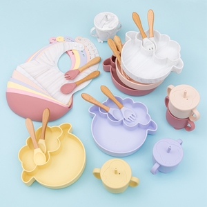 Babero de silicona para bebés Ventosa Alimentación para niños Placa de cordero Tenedor Cuchara Paquete de cinco piezas - Product Image 2