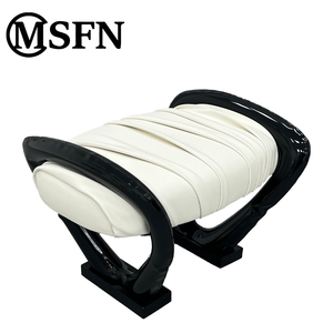 Taburete Decorativo Escultural Moderno de Diseño Original MSFN, Asiento Tapizado, Estructura Metálica Curva, Silueta Geométrica, para Apartamento o Dormitorio - Product Image 2