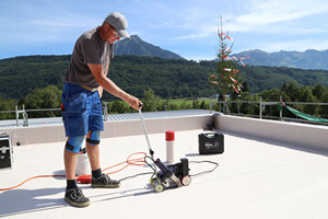 Soldadora Automática de Superposición WELDY RW3400 de 3500W, Máquina Eléctrica de Aire Caliente para Impermeabilización de Techos con Membrana de PVC TPO - Product Image 4