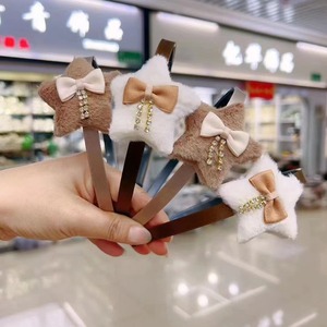 ที่คาดผมรูปหมีนมกาแฟสำหรับเด็กผู้หญิง ขนกระต่ายเทียม ติดกิ๊บติดผมรูปหัวใจ เครื่องประดับผมลำลองสำหรับผู้หญิง ฤดูใบไม้ร่วง 2023 - Product Image 4