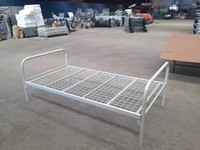 Lit simple en métal à base grillagée, structure en fer, pour une personne, prix abordable