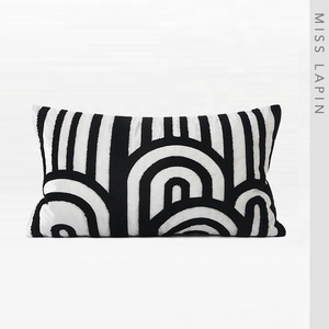 La srta. LAPIN de clase alta cojín de tela blanco y negro bordado cojín almohada cubierta decorativa - Product Image 5