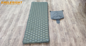 Tapis de couchage gonflable ultra-<span class=keywords><strong>l</strong></span>éger à haute valeur R avec <span class=keywords><strong>film</strong></span> réfléchissant la chaleur tapis de Camping <span class=keywords><strong>alpinisme</strong></span> sac à dos randonnée tapis d'air - Product Image 3