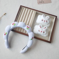 Ensemble bandeau nuage brodé cerises, bracelet décoratif lapin et pince à cheveux pour le lavage du visage, les soins de la peau, le démaquillage et l'utilisation quotidienne beauté