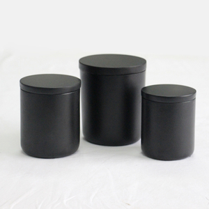Récipient à bougie décoratif personnalisé en ciment béton noir mat avec couvercle - Product Image 1