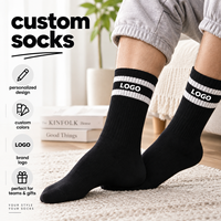 Chaussettes noires rayées blanches personnalisées, chaussettes mi-mollet en tricot côtelé, chaussettes avec logo incrusté et motifs personnalisés, couleurs d'équipe