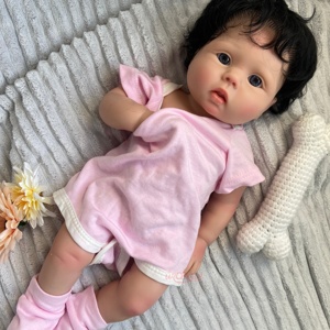 Muñeca Bebé Reborn <span class=keywords><strong>de</strong></span> Silicona, Regordeta y Adorable, con Manos Negras Injertadas, 18 Pulgadas, 46 cm, Muñeca Bebé <span class=keywords><strong>de</strong></span> Silicona que Brinda Comodidad Emocional - Product Image 3