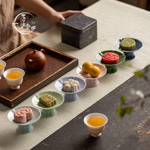 Petite assiette en céramique ronde en porcelaine pour servir des fruits ou des desserts lors de fêtes - Product Image 5