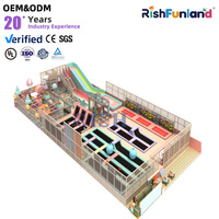 Aire de jeux interactive pour enfants Rish Safe jumelée avec aire de jeux intérieure modulaire et parc de trampolin amusant