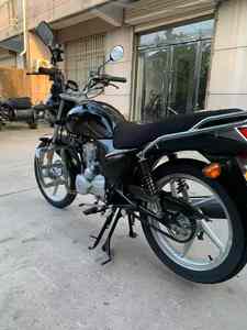 La moto Suzuki Hercules est économe en carburant et durable - Product Image 4