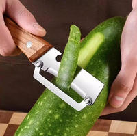 Promotionele houten handgreep gekartelde fruit- en groenteschiller voor aardappelen, fruit, groenten, asperges en wintermeloen