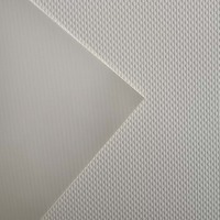 Matériau en tissu PVC à structure membranaire pour la construction de toitures et la couverture d'architecture tendue